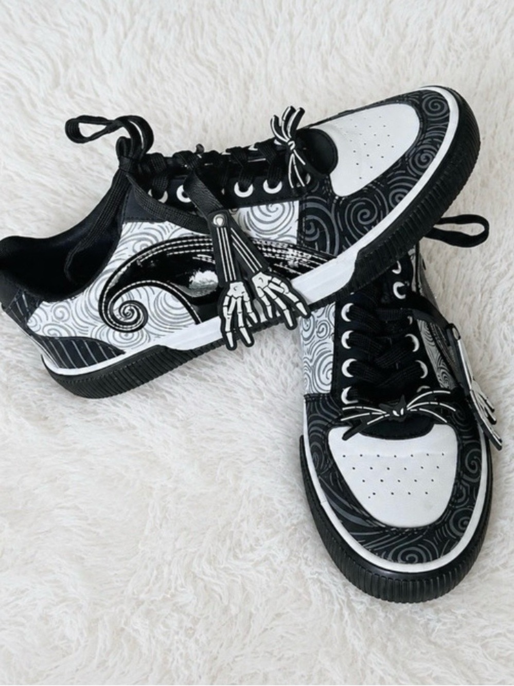 Ground Up Men's Nightmare Before Christmas
Low Top Sneakers Size 8.5